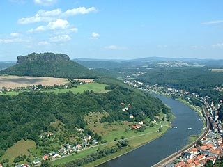 Blick über die Elbe zum Lilienstein